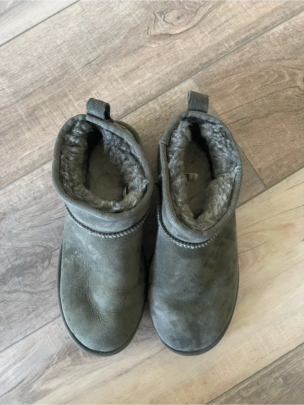 UGG Classic Ultra Mini Boots - Olive Green - Size 8 (Excellent Condition)